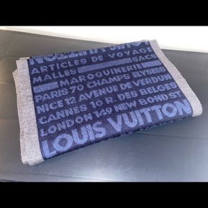 Louis Vuitton Blue Gray Wool Scarf